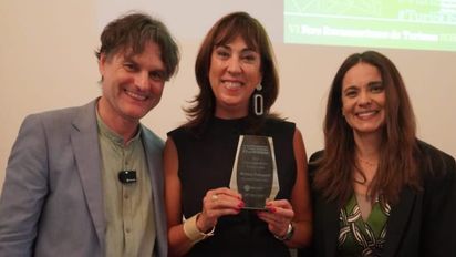Mónica Zalaquett recibe importante reconocimiento