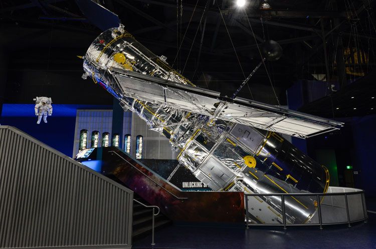 El telescopio Hubble es otra gran temática del complejo.