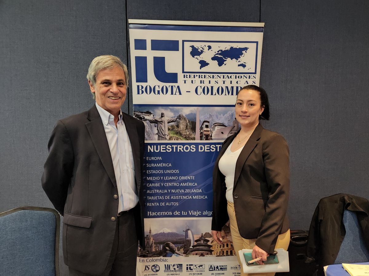 Jhon Child, gerente general de IT Representaciones y&nbsp;Odilia Roa, directora ejecutiva de Universal Group.