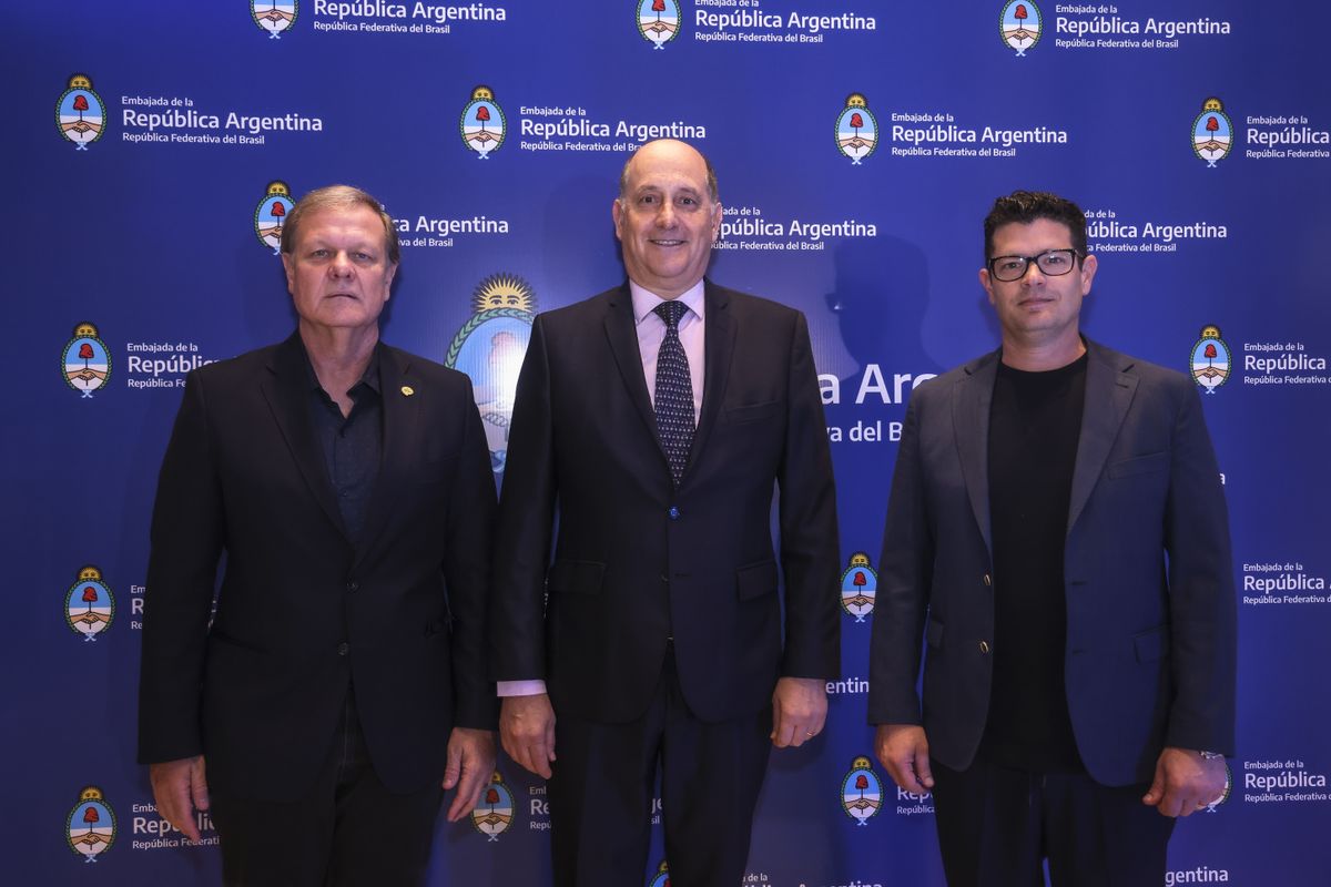 Carlos Mellano, Daniel Raimondi y Luciano Nanni en el evento grasronómico apoyado por FEHGRA.
