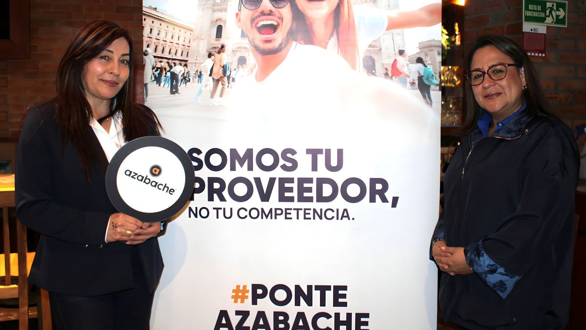 Rocío Sánchez, gerente comercial; y Sandra Rivera, gerente de Contratación de Nuevos Destinos de Azabache Colombia.