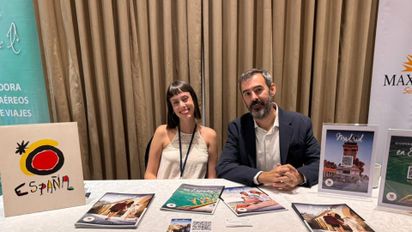 Cristina Montoya, asesora de la Oficina Española de Turismo, y Felipe Formariz, consejero de Turismo en América del Sur, durante el Ladevi Workshop en Guayaquil.&nbsp;