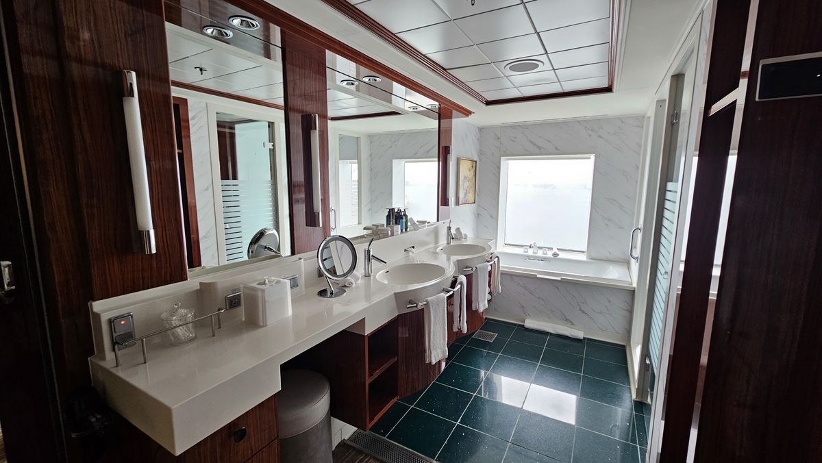 Ba&ntilde;o de Penthouse.