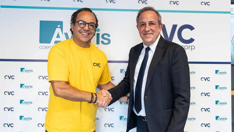 Fabio Godinho y Juan Carlos González, , CEO de CVC Corp y director General de Ávoris, respectivamente, en Fitur.