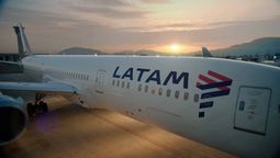 A través de su página web, Latam Airlines informó que los pasajeros podrán reprogramar sus vuelos sin ningún tipo de penalidad.