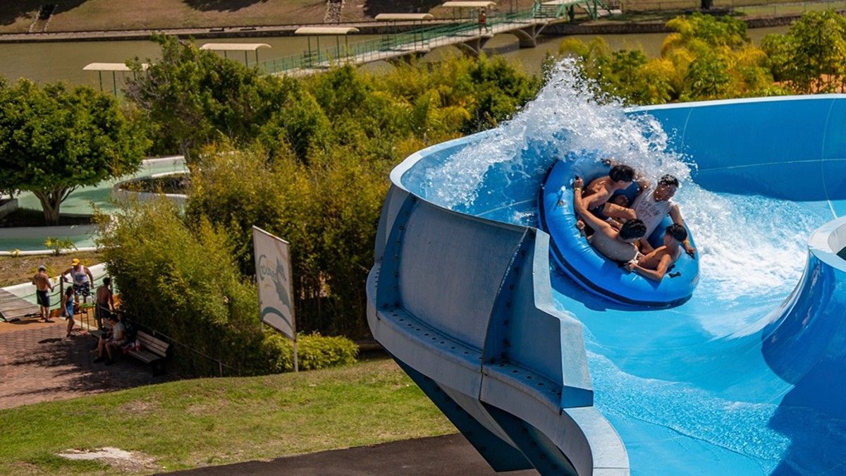 Este puente conoce el parque acuático más imponente de México.