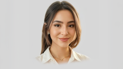 Valeria Cely como, líder comercial de Fuerza Delta.