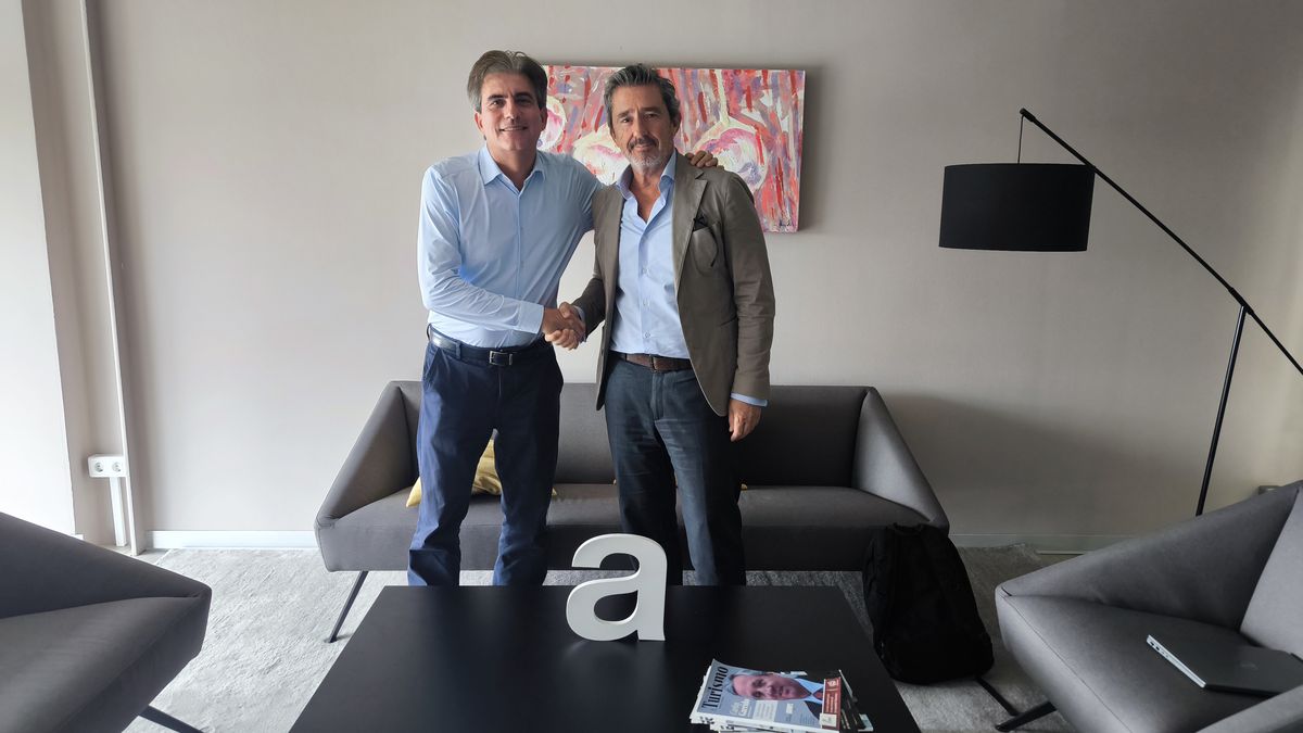 De izquierda a derecha: Manuel Giner, CEO de Avantio y Pablo Moreno, Global Head of Business Development de Intermundial