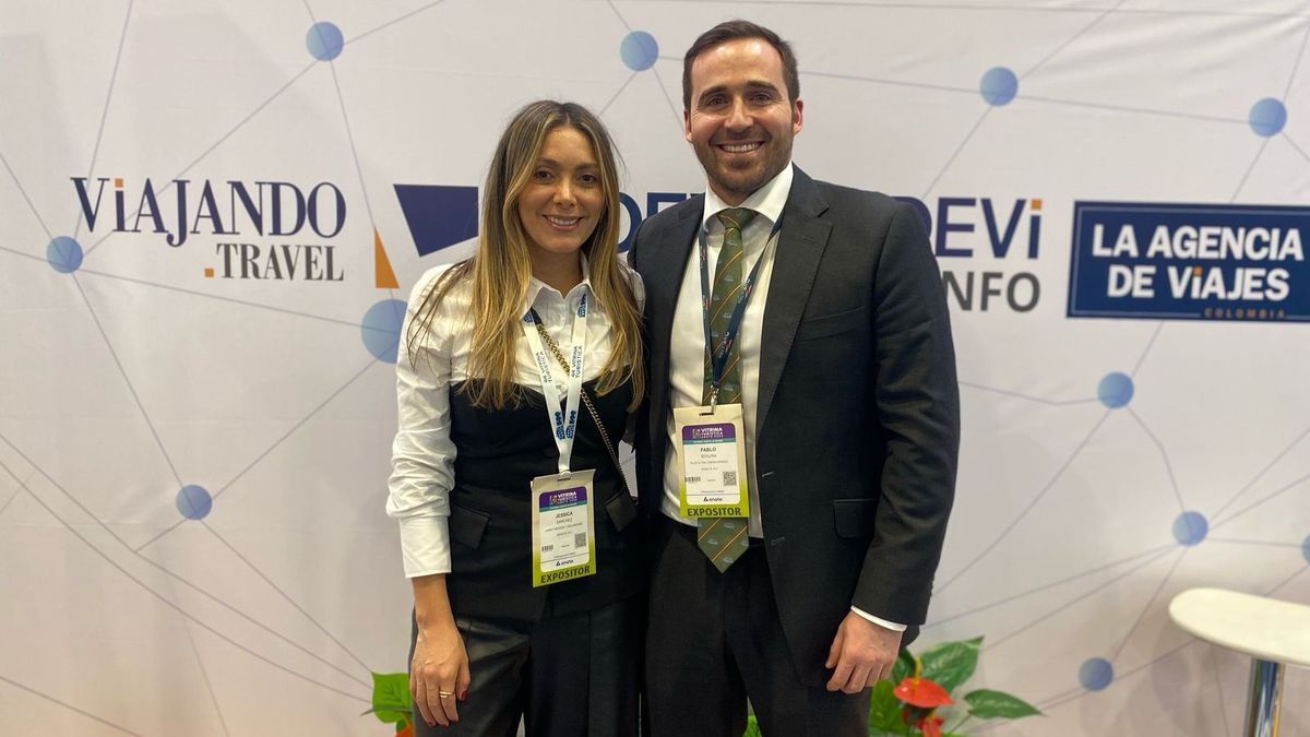 Jessica Sanchez, directora comercial Ladevi Colombia y Ecuador; junto a Pablo Segura, director de Marketing de Plus Ultra.
