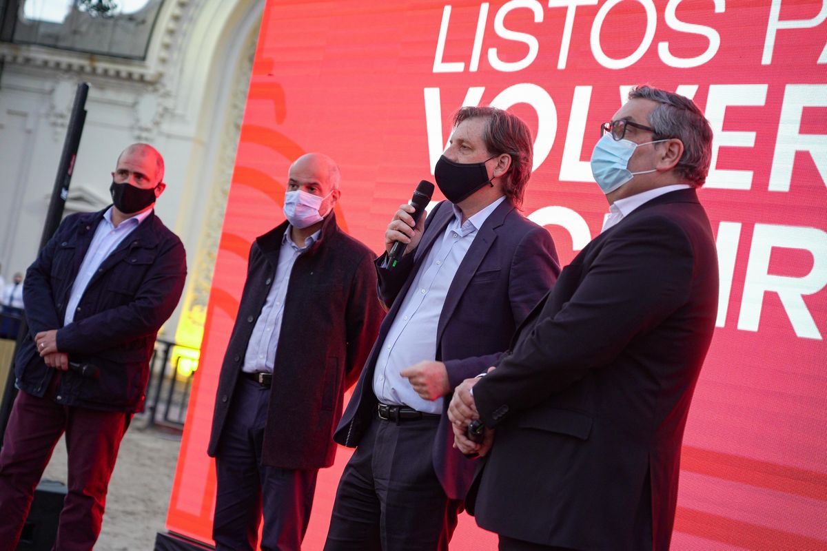 Los funcionarios que disertaron en el evento celebrado en La Rural.