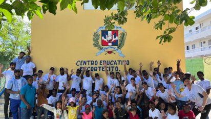 Grupo Piñero ha desarrollado diversas iniciativas sociales en el Caribe y España, se destaca la colaboración con la escuela El Cortecito en Bávaro.