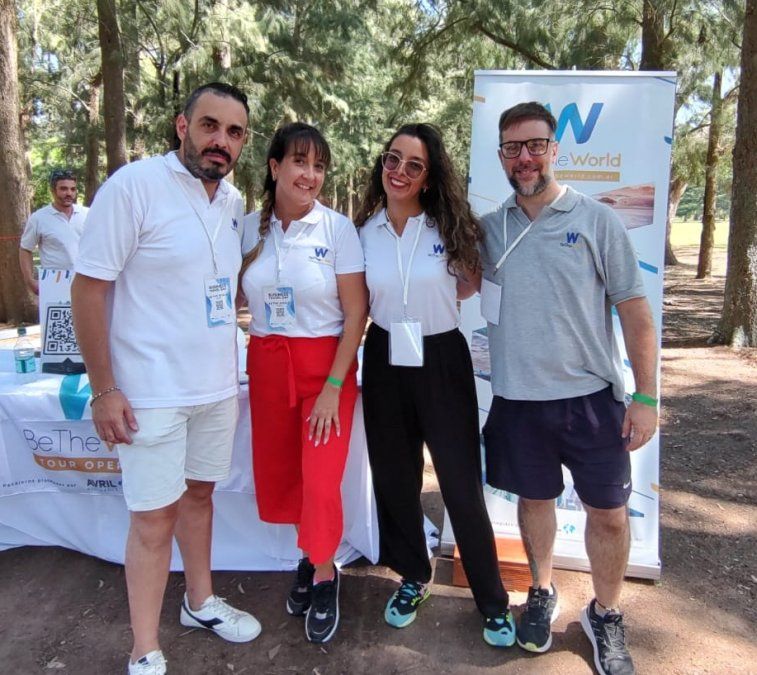 El equipo comercial de Be The World.