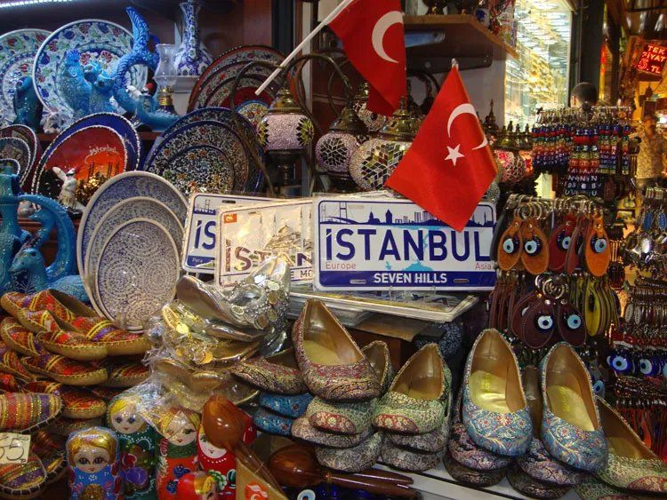 El Gran Bazar, en Turquía, es un lugar fascinante para explorar y hacer compras.