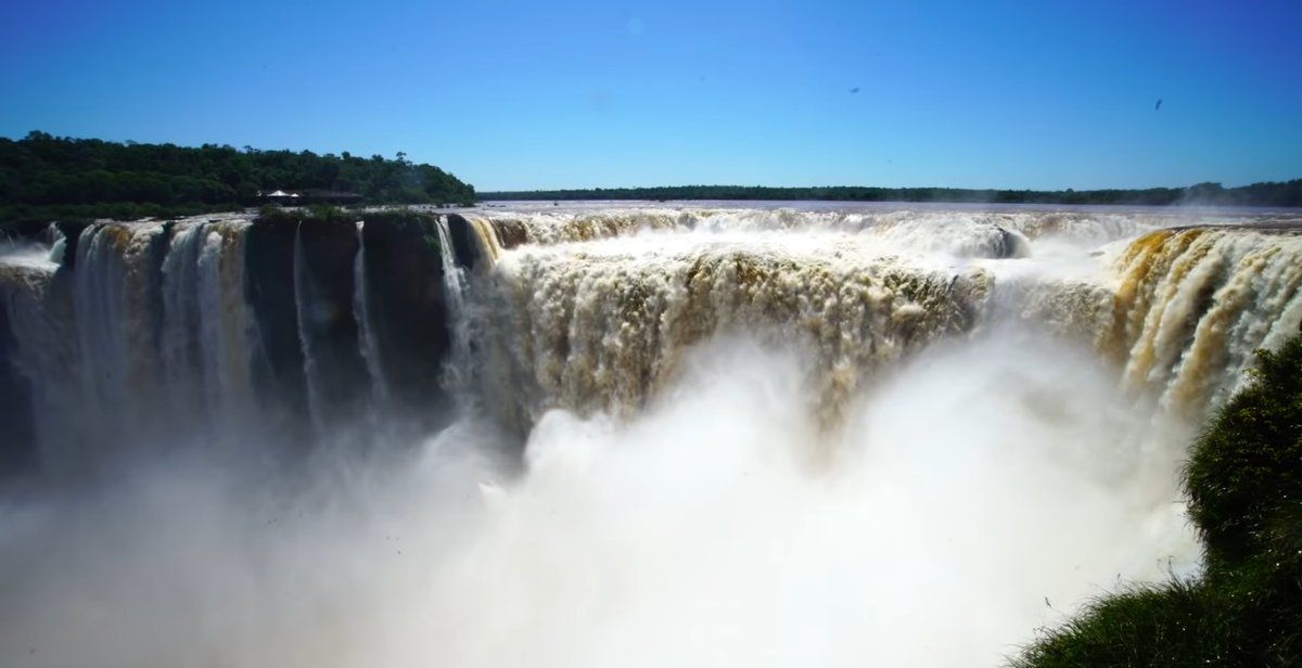 Misiones e Iguazú revolucionadas por los deseos de Lionel Messi de conocer las Cataratas.