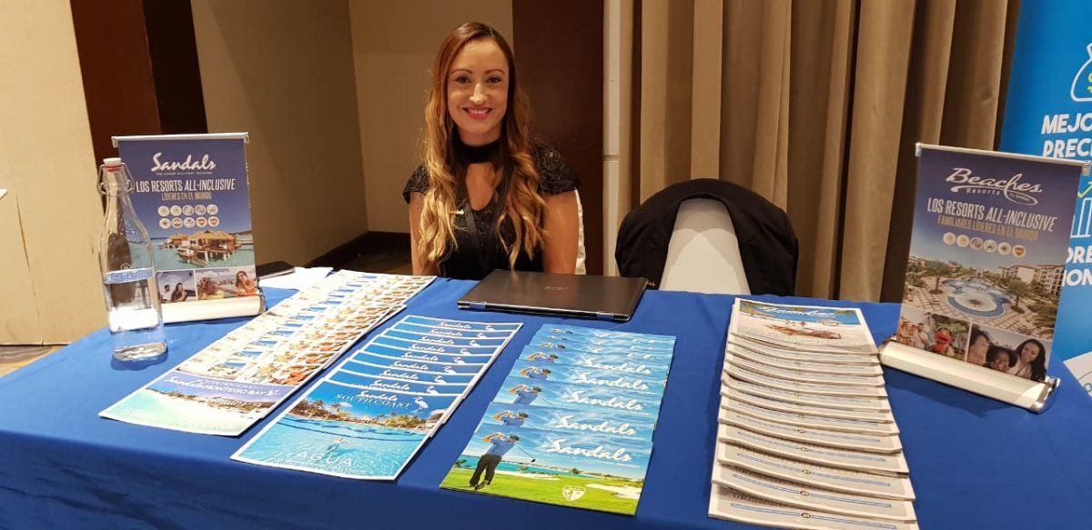 Jeniffer Rivera, representante comercial para Colombia y Ecuador Sandals & Beaches Resorts. - Ladevi Medios y Soluciones Jeniffer Rivera, representante comercial para Colombia y Ecuador Sandals & Beaches Resorts.