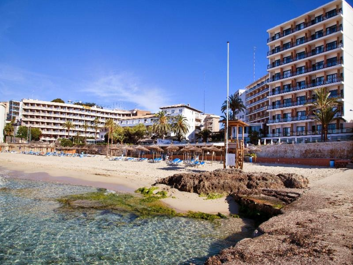 La cadena de hoteles, FERGUS GROUP abre tres alojamientos en Cala Major (Palma de Mallorca)