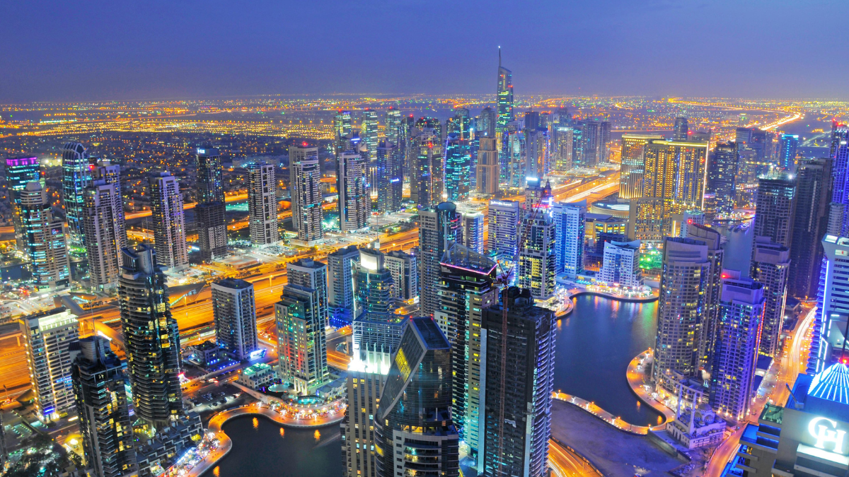 En Dubái encontrarás el edificio más alto del mundo, el icónico Burj Khalifa.