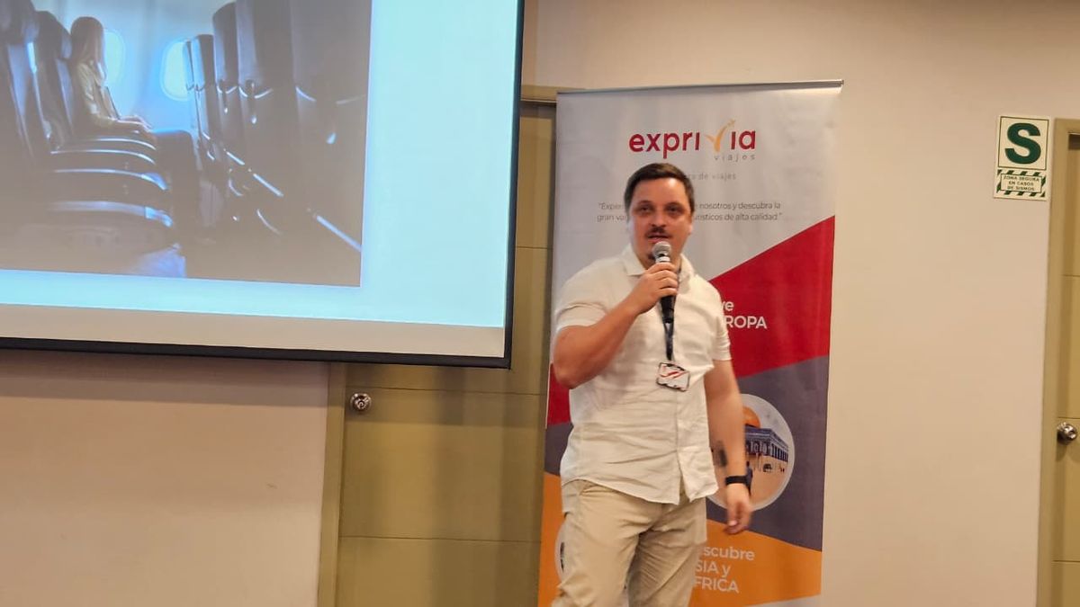 Mony Balbuena, gestor de ventas de Plus Ultra.