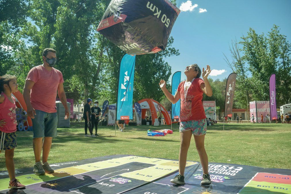Los 18 departamentos estuvieron apostados en sus stands ofreciendo toda la información turística de una manera interactiva y entretenida a través de juegos y premios.
