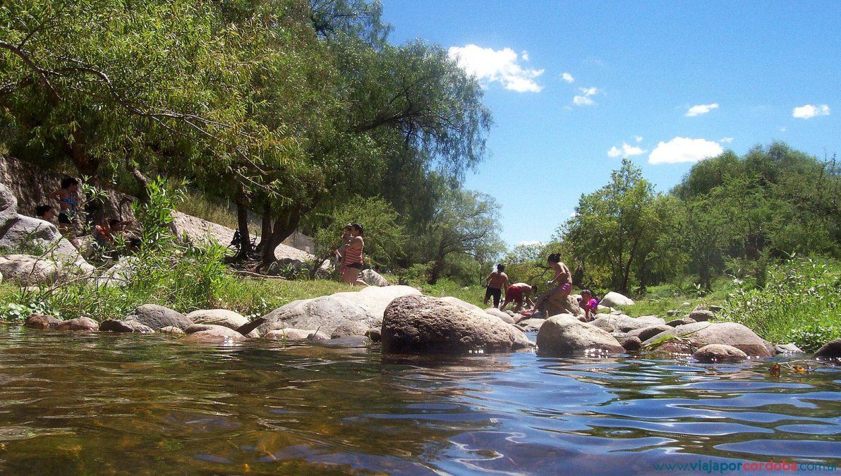 En San Marcos Sierras hay pintorescos balnearios para descansar en el verano.