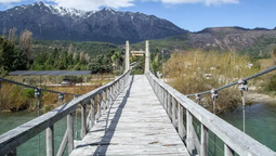 altText(El fascinante paisaje escondido de la Patagonia al que solo se llega por una pasarela)}