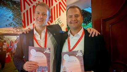 Markus Martinek, director de Sato Tours,; y Armando Daniel Gómez.