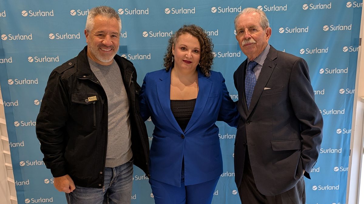 Fabián Manotas, director regional de Ladevi Medios y Soluciones; Sara Otero; Tomás Navarrete, Surland. 