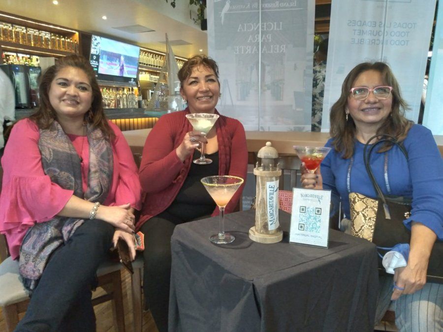 Los agentes presentes en el evento de Karisma.