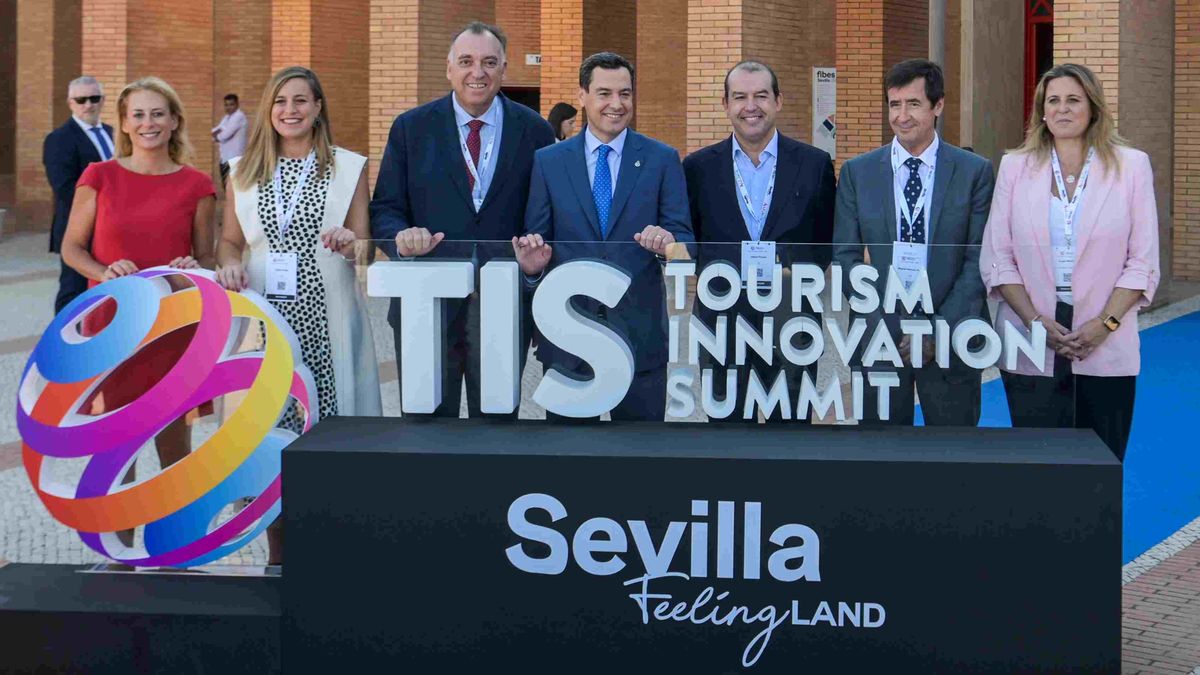 El presidente de la Junta de Andalucía, Juanma Moreno, clausura TIS 2025.