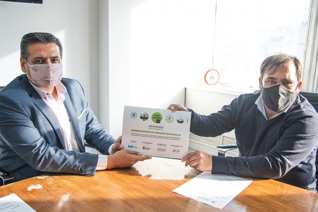 El secretario ejecutivo del Inprotur, Ricardo Sosa, formalizó la adhesión junto al presidente de la Administración de Parques Nacionales (APN), Lautaro Erratchú.