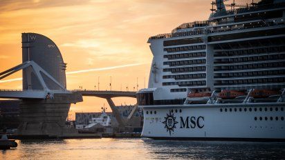 Crucero de MSC en la ciudad de Barcelona