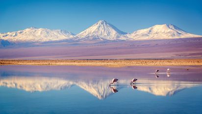 San Pedro de Atacama se alza como puerta de entrada a uno de los territorios más extremos y fascinantes del planeta, en pleno desierto más árido del mundo.