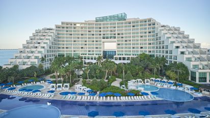 Grupo&nbsp;Posadas posee, arrienda, administra y comercializa 200 hoteles en más de 60 destinos bajo las marcas Live Aqua, Grand Fiesta Americana, Curamoria Collection, Fiesta Americana, The Explorean, Fiesta Inn, Gamma y one.