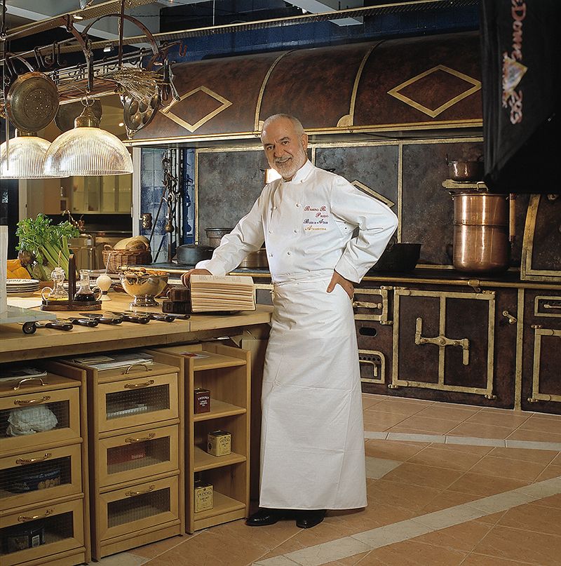 La gastronomía es la profesión que le permitió conocer los cinco continentes.