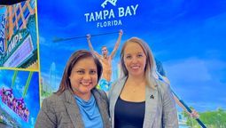 Marisol Berrios, Senior Leisure Sales Manager de Visit Tampa Bay; junto a Stefanie Zinke, directora de Ventas de Visit Tampa Bay.