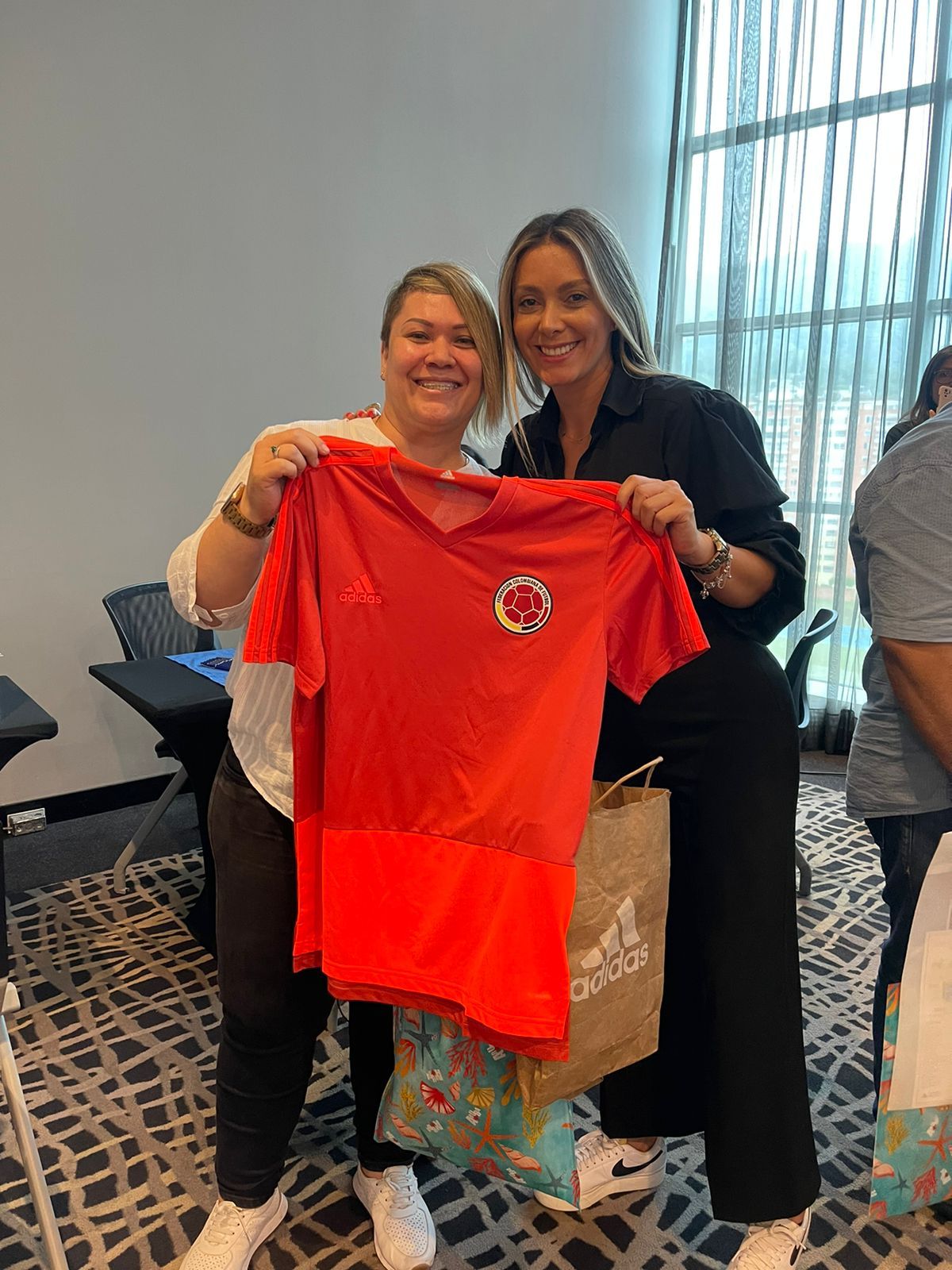 Ganadora de la camiseta original de la Selección Colombia de Fútbol Femenino en Bucaramanga.
