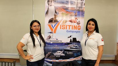 Equipo del tour operador Visiting Galápagos, que incluye a la ejecutiva de Ventas Paola Robalino (der.).
