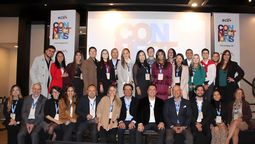 Jair Suárez, Country Manager; y Sandra Martínez, directora de Operaciones de Travel Depot; junto al equipo de BCD Travel Colombia.