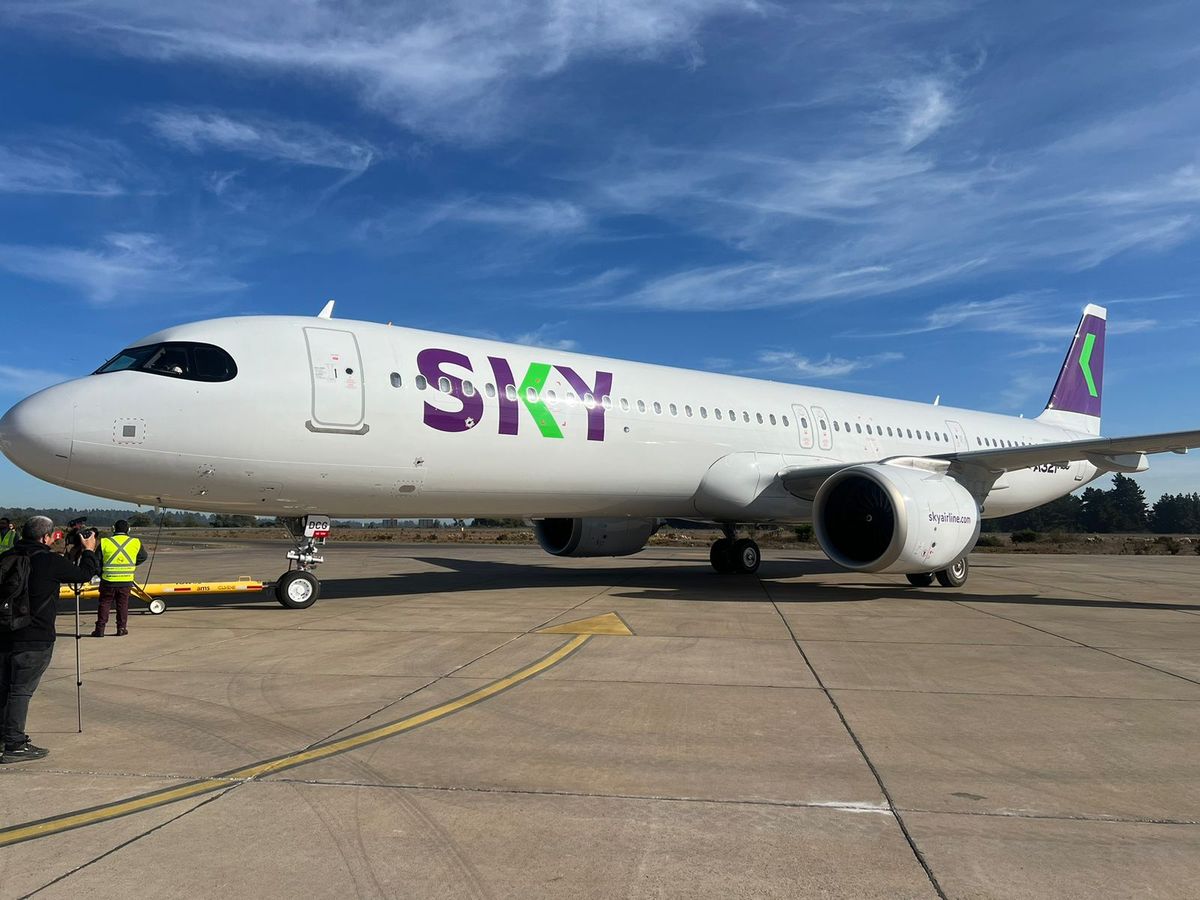 Sky Airline estima transportar 7.500 pasajeros por mes en las nuevas rutas aéreas Brasilia y Bello Horizonte - Ladevi Medios y Soluciones Sky Airline estima transportar 7.500 pasajeros por mes en las nuevas rutas aéreas Brasilia y Bello Horizonte
