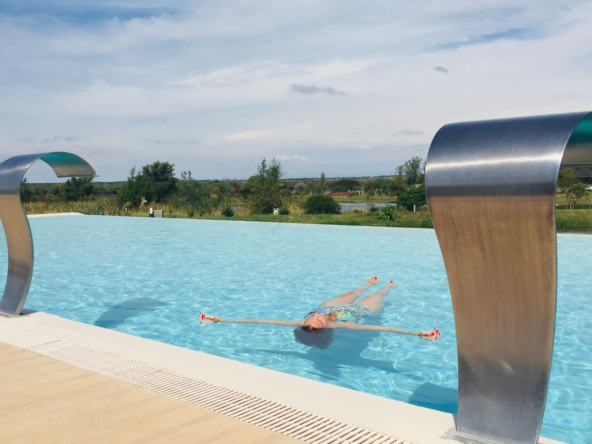 Los comentarios de TripAdvisor destacan la calidad de las aguas termales del Altos del Arapey. 