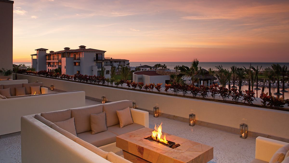 Secrets Puerto Los Cabos Golf & Spa Resort, de Hyatt Inclusive Collection, un escenario pensado para grandes decisiones: desde el “sí, acepto” hasta acuerdos estratégicos en un ambiente exclusivo.