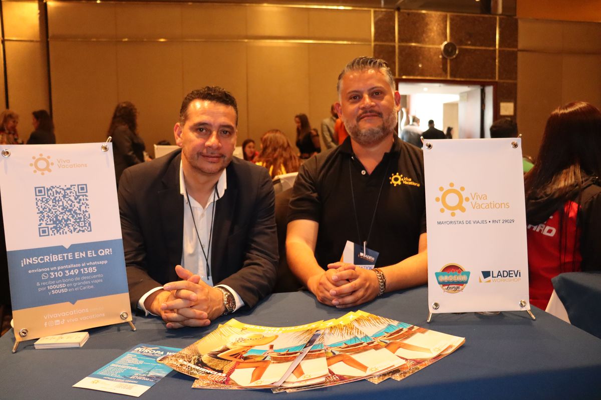 Fredy Ordoñez y Ricardo Ayala de Viva Vacations.