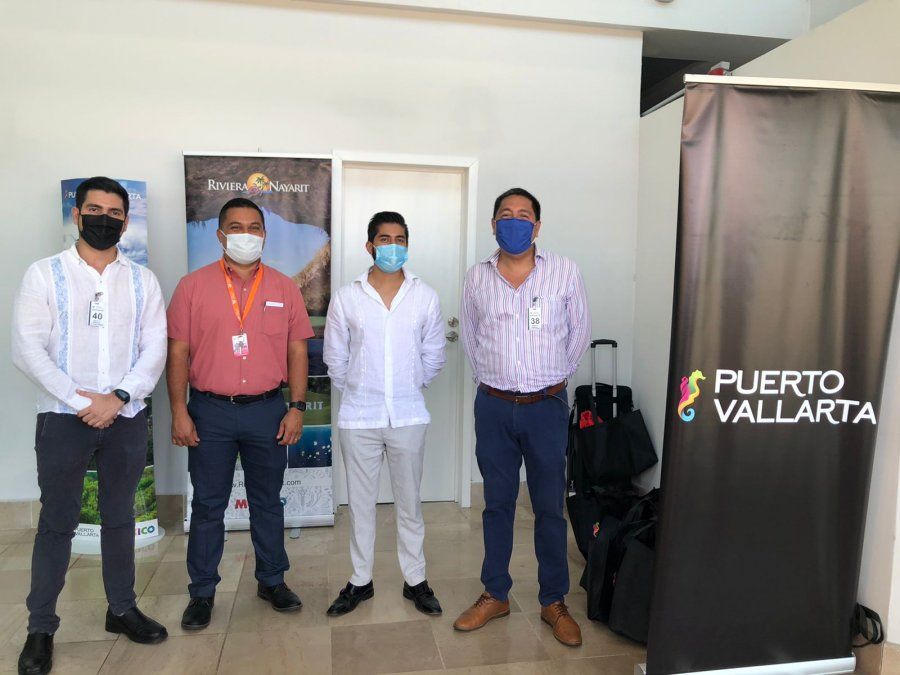 Directivos de Aeromar.