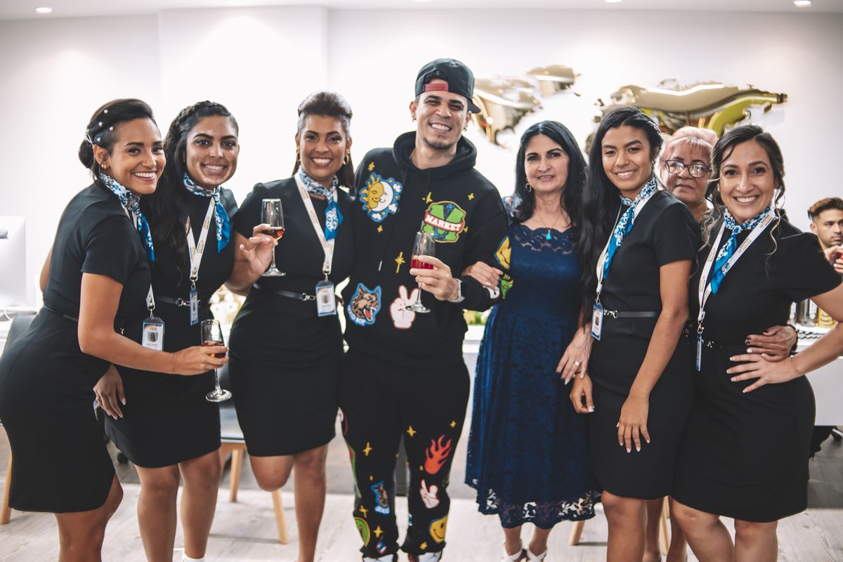 Inauguración de las oficinas de MaxiTravel Tours Wholesaler en Medellín.