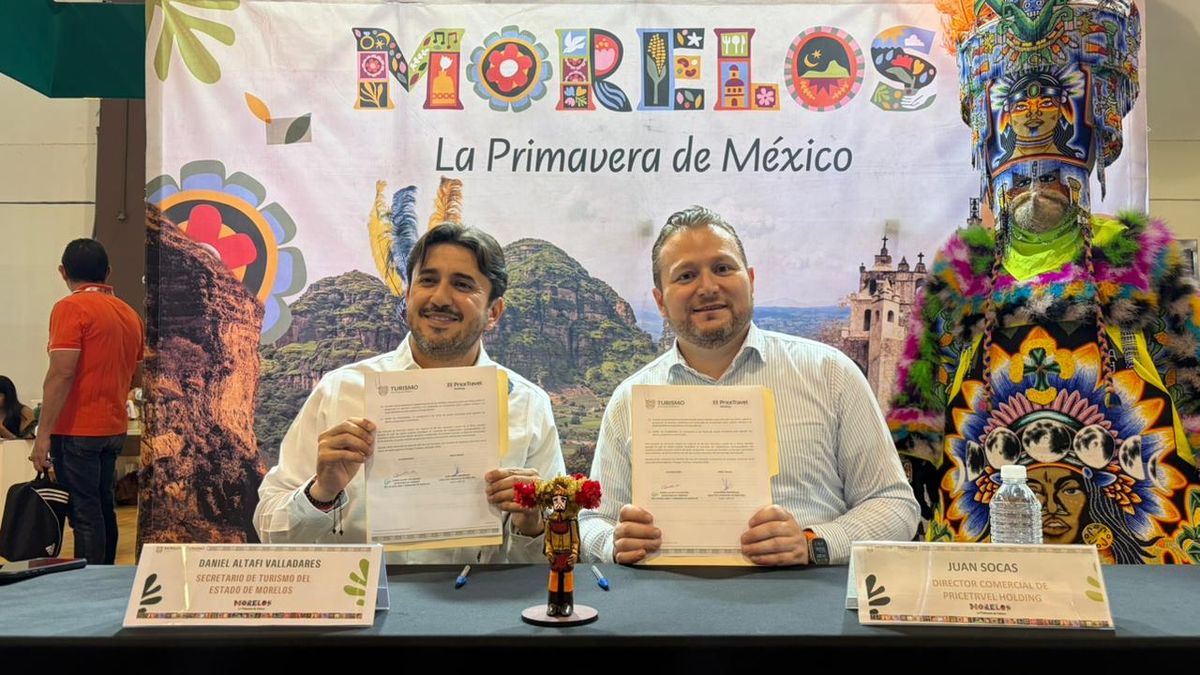 Daniel Altafi Valladares, secretario de Turismo de Morelos, y Juan Socas, director comercial de PriceTravel Holding.