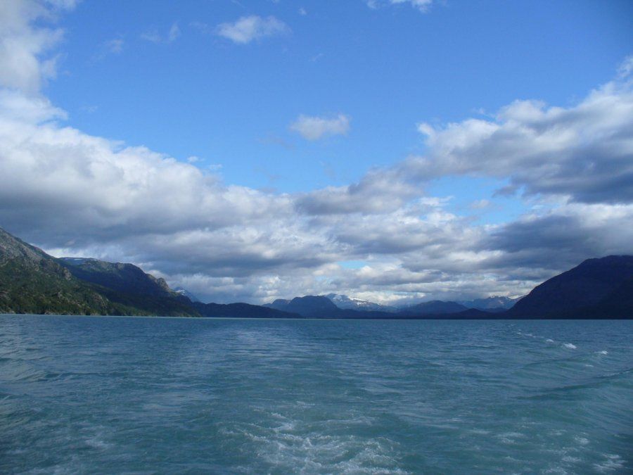 El lago San Martín es el segundo lago más grande de Argentina y el sexto más grande del mundo.