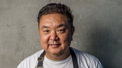 El chef Iwao Komiyama nació en Argentina, pero se crió con sus padres y abuelos japoneses. Aprendió a cocinar junto a su abuela, quien le enseñó cada detalle de la cocina oriental.&nbsp;