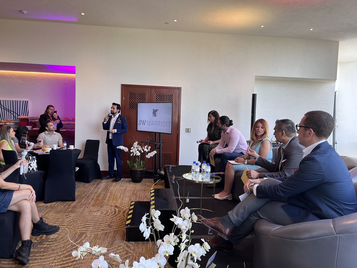 El panel de JW Marriott México City fue moderado por la periodista Areli Paz y contó con la participación de: Noelia Ledesma, Mariano Osores, Alfredo Arnaud, y Carlos Pérez Puelles.