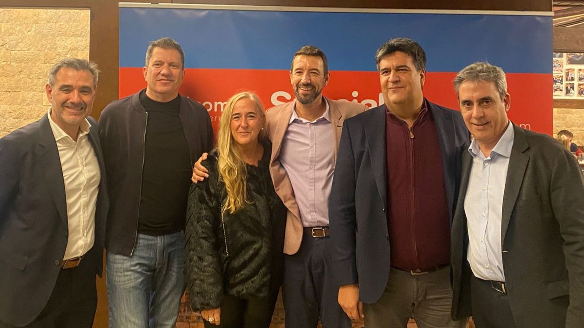 Operadores, clientes y amigos fueron parte de la cena de Special Tours.