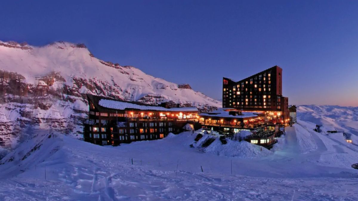 De los centros de esquí de la Región Metropolitana, Valle Nevado será el único en operar hasta noviembre.&nbsp; 